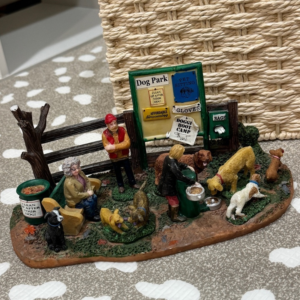 LEMAX Village Collection Dog Park Table Accent 2011 #13910 Retired Christmas